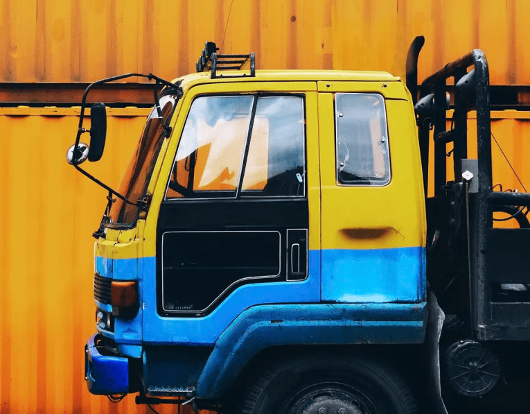 Simplifying Complex Logistics Through Smart, Reliable Solutions